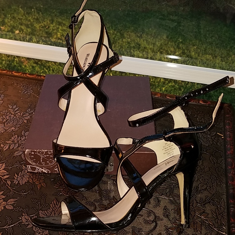 Worthington Pattent Leather Heals